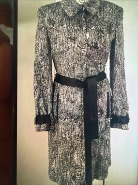 Black & White Long-Sleeve Belted Shirt Dress with Contrast Trim